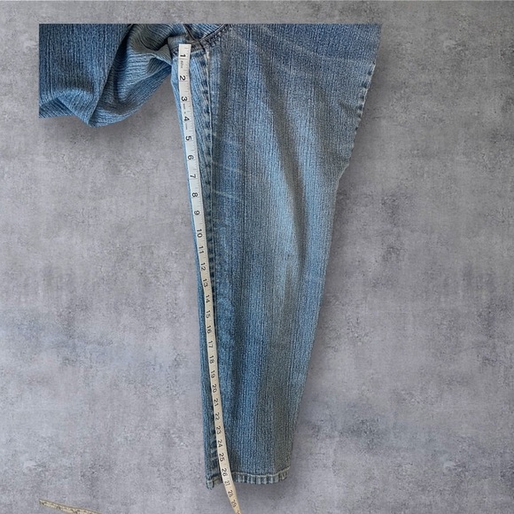 Gloria Vanderbilt Blue Jeans - Picture 3 of 7